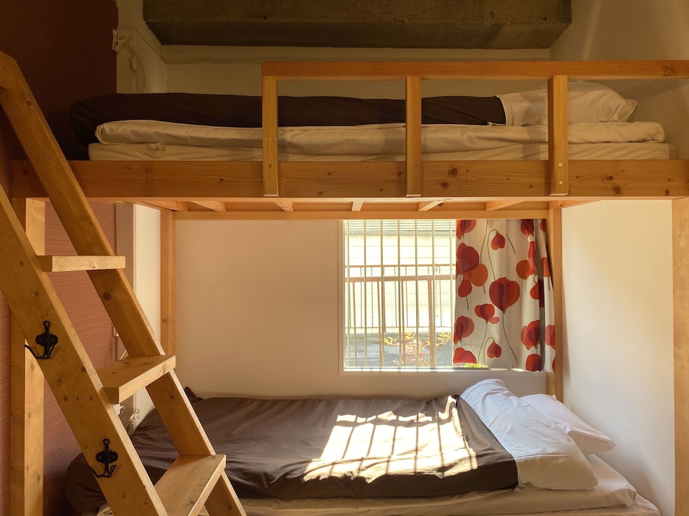 HOSTEL NINIROOM 京都