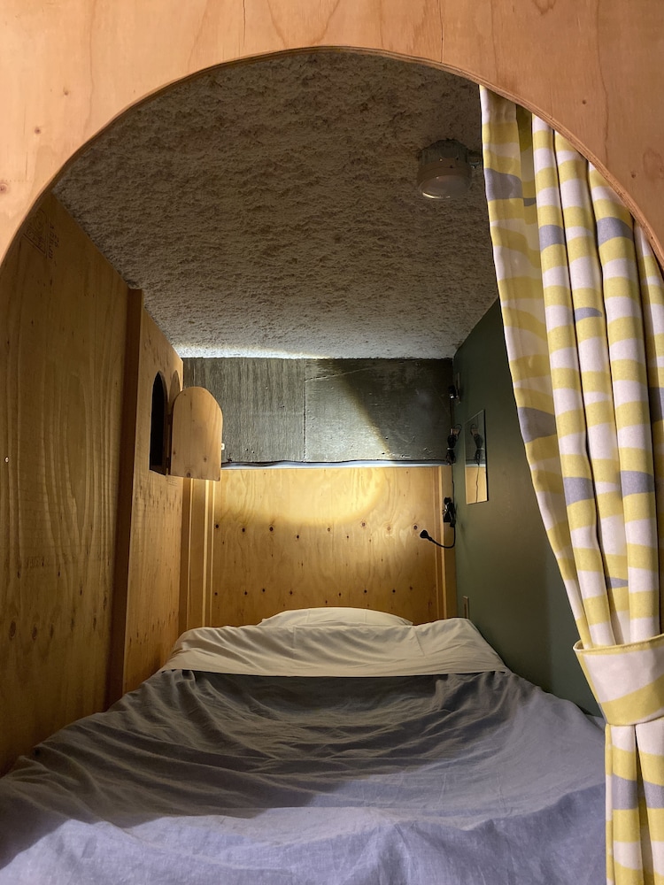 HOSTEL NINIROOM 京都