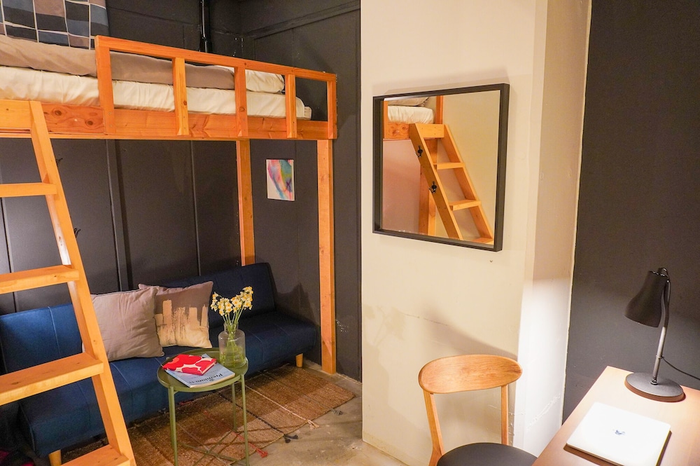 HOSTEL NINIROOM 京都