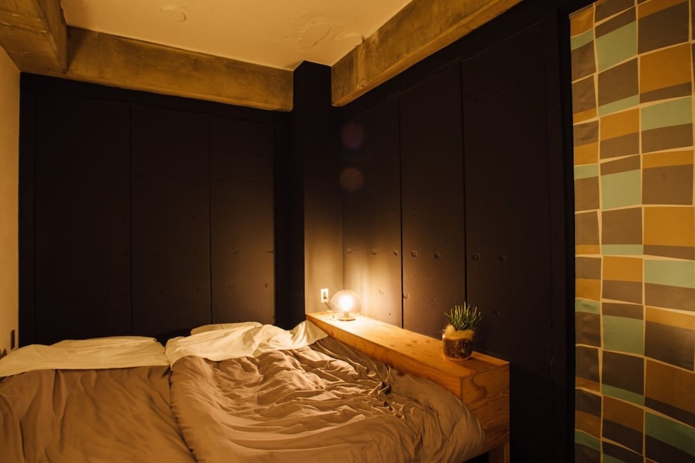 HOSTEL NINIROOM 京都