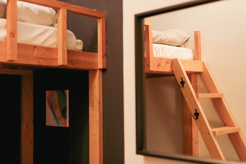 HOSTEL NINIROOM 京都