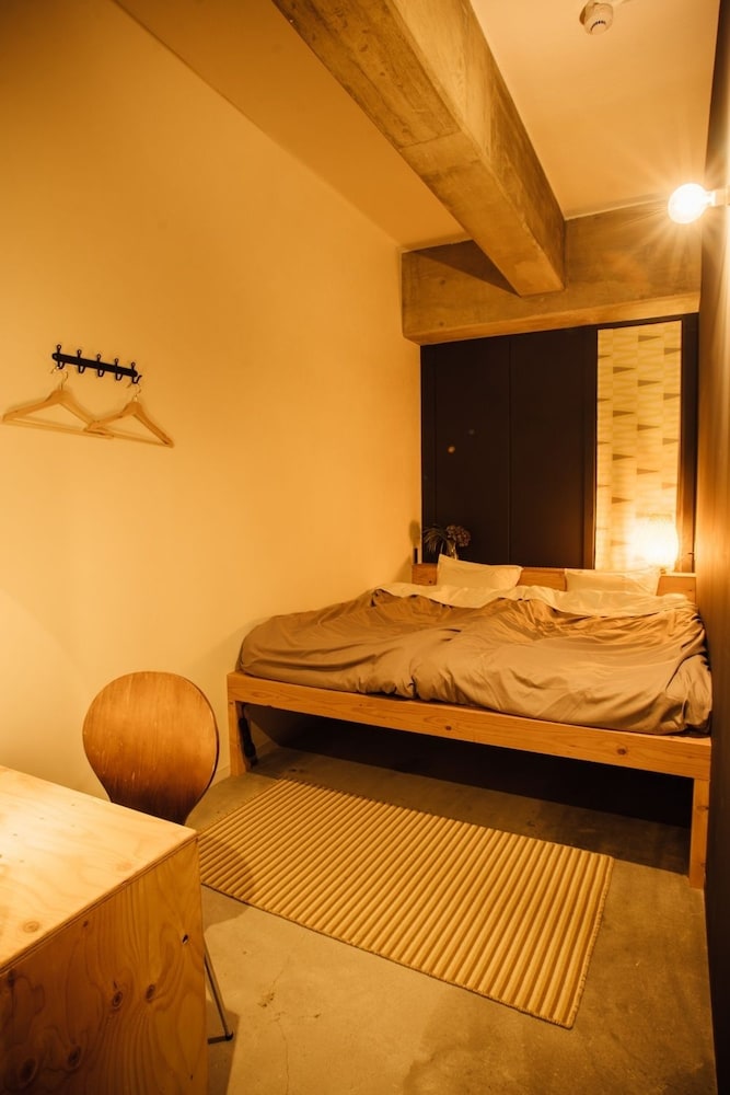 HOSTEL NINIROOM 京都