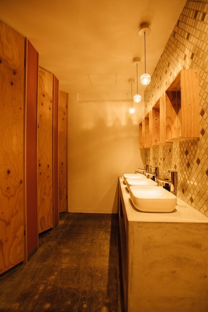 HOSTEL NINIROOM 京都
