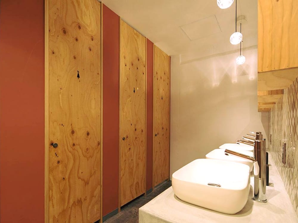 HOSTEL NINIROOM 京都