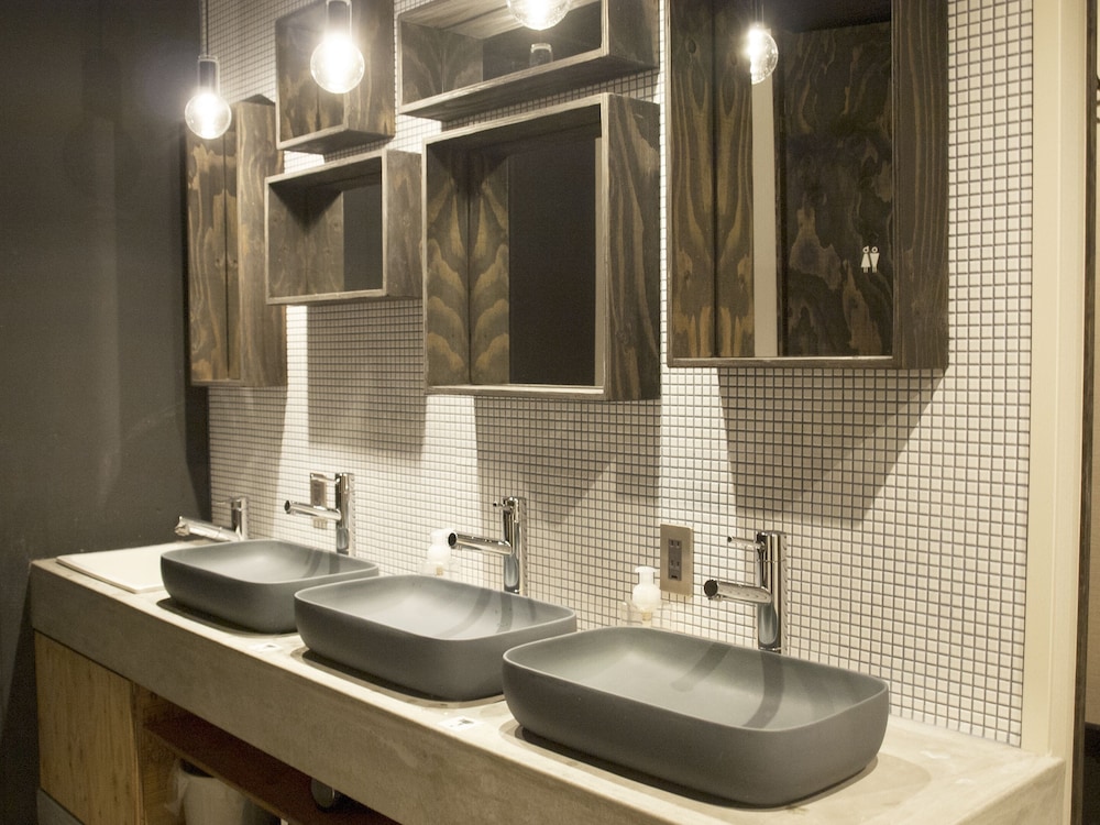 HOSTEL NINIROOM 京都