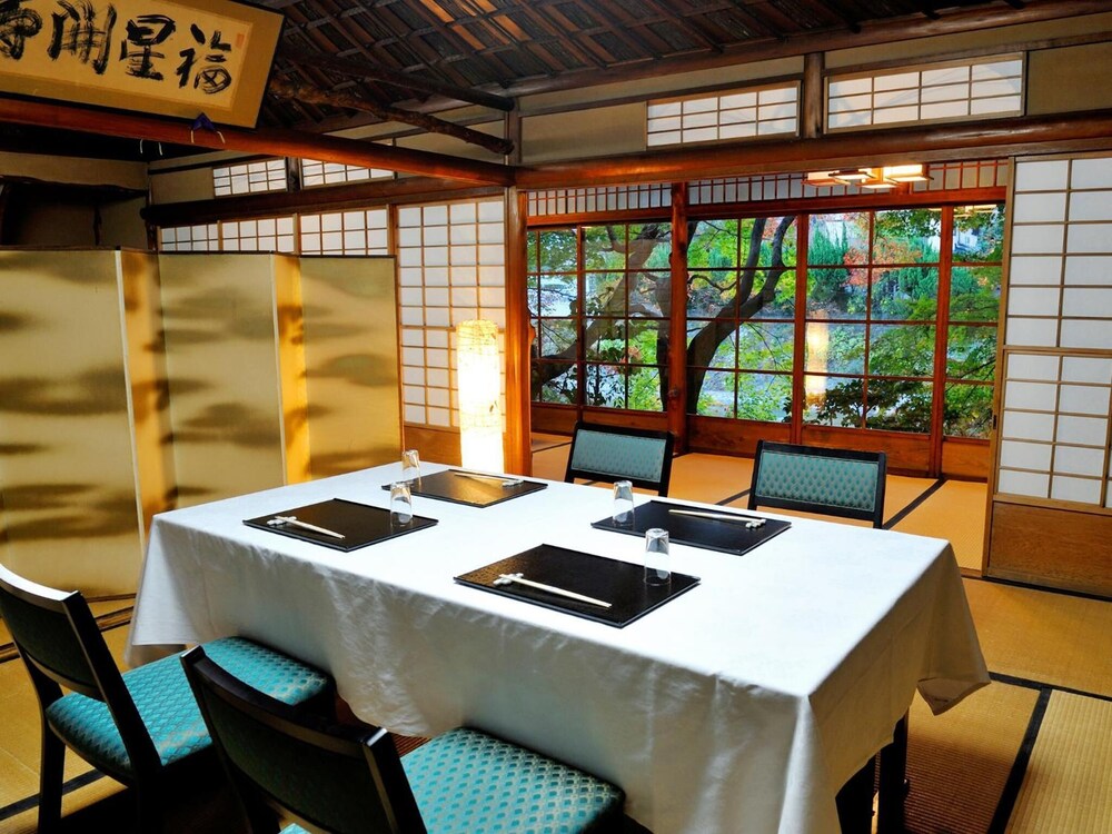 山ばな平八茶屋 京都