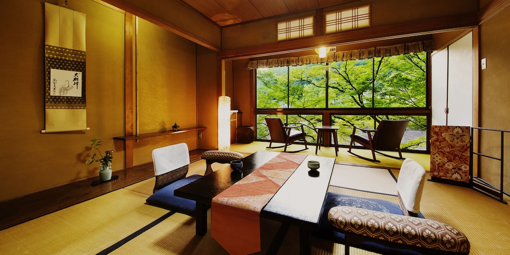 山ばな平八茶屋 京都