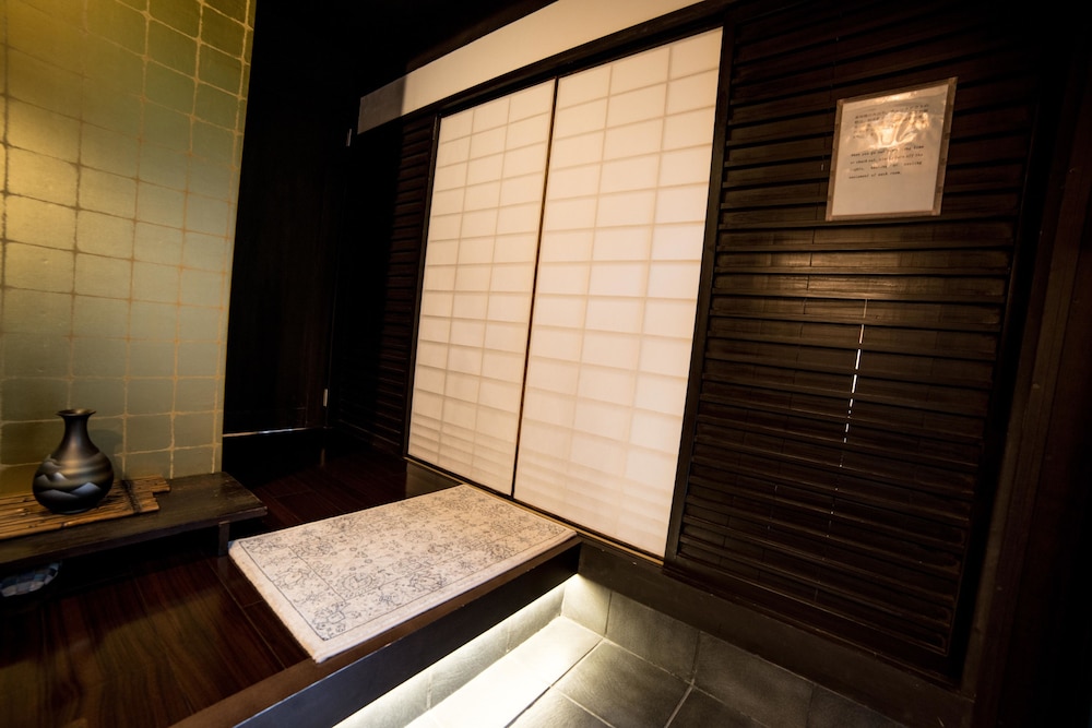 HANARE KYOTO 風のや咲楽 京都