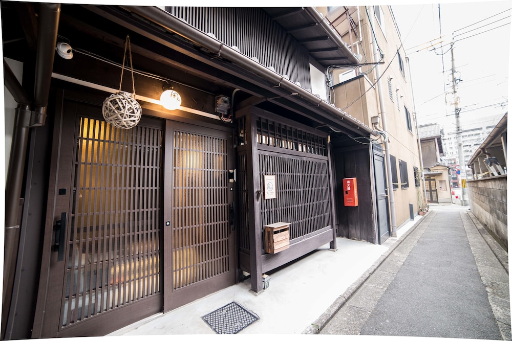 HANARE KYOTO 風のや咲楽 京都