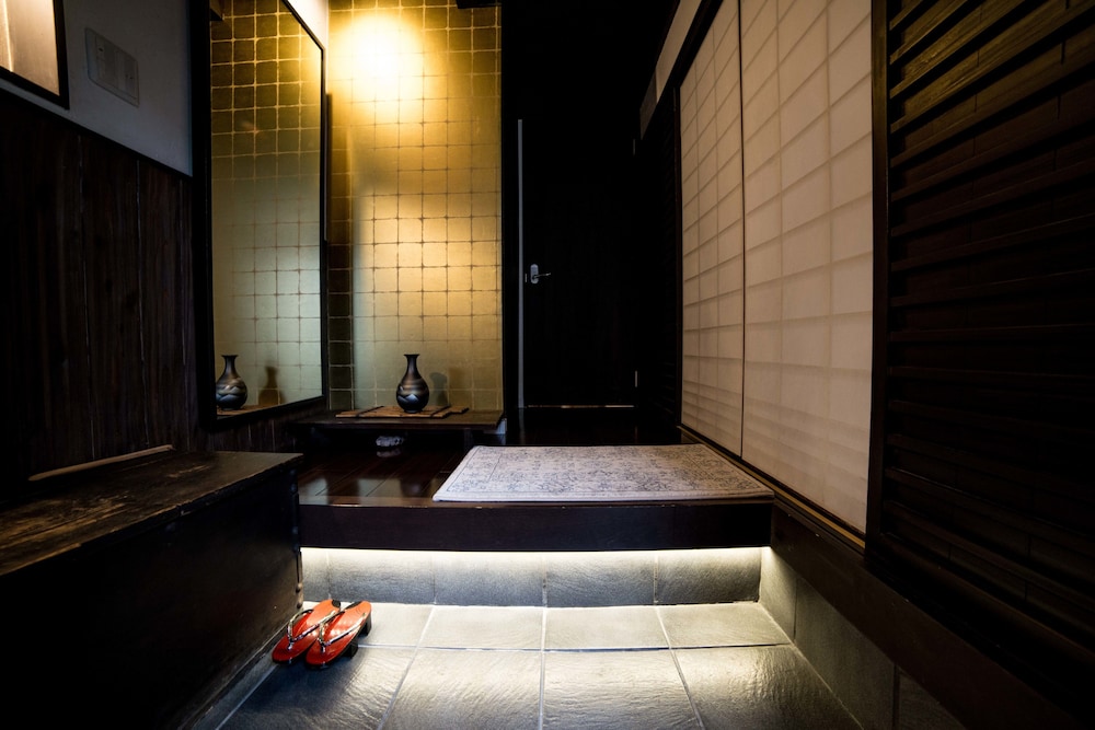 HANARE KYOTO 風のや咲楽 京都