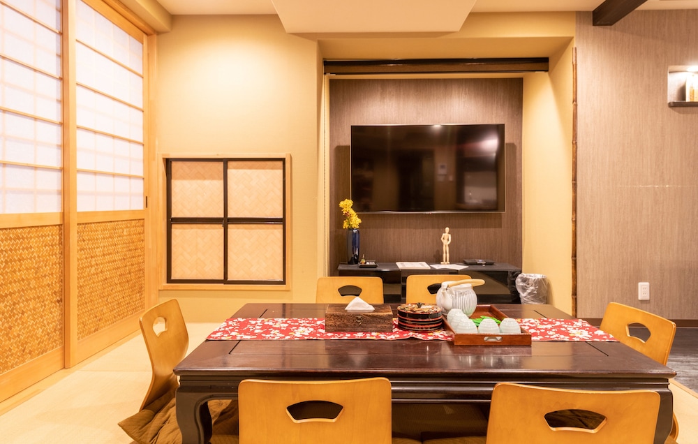 雲町屋 五条楽園 KUMOMACHIYA GOJORAKUEN 京都