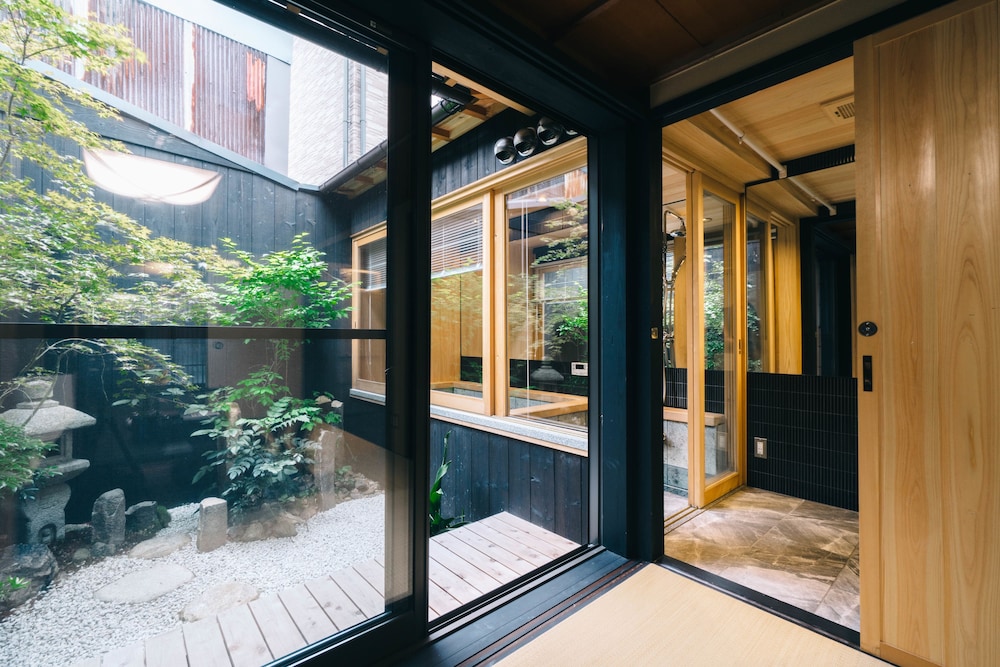 美盧三条梅宮町邸 京都