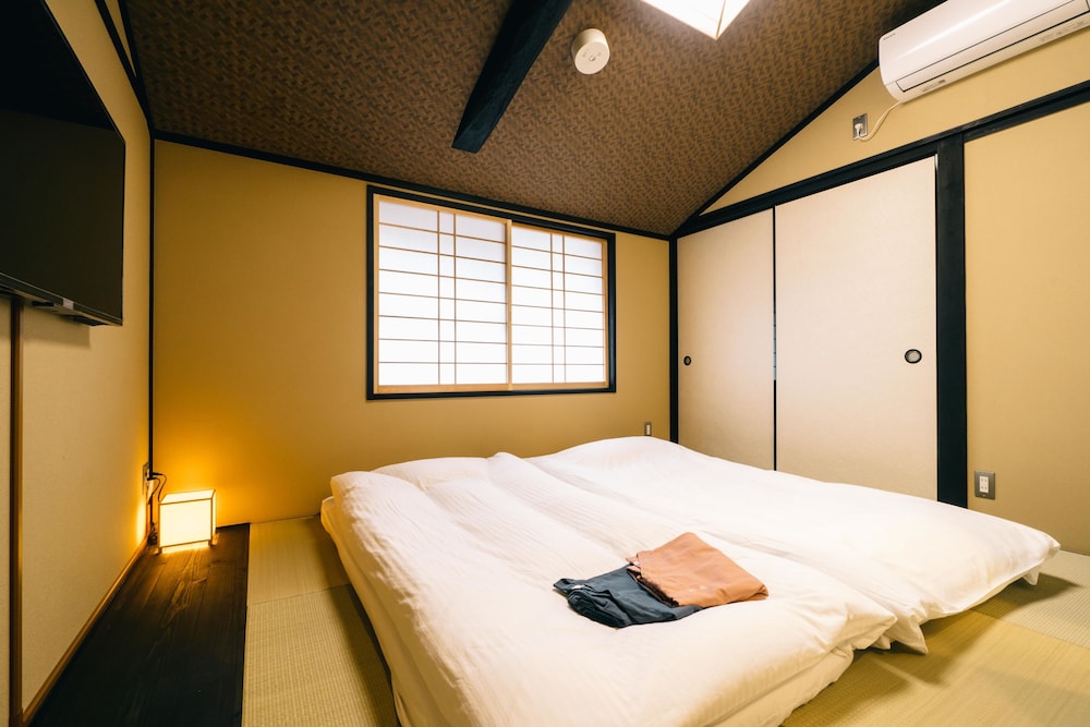 美盧三条梅宮町邸 京都