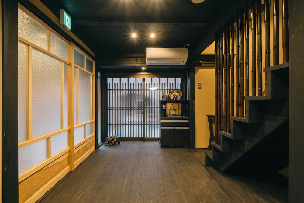 美盧三条梅宮町邸 京都