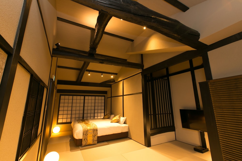 HOST.A 梅小路 朱 京都