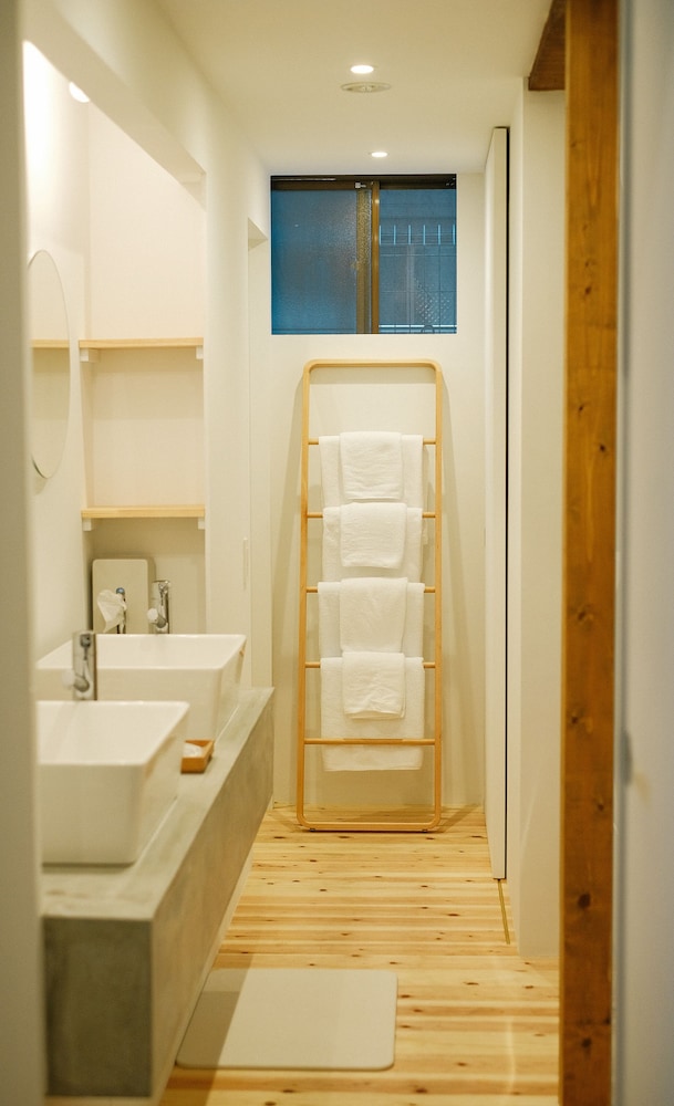 A DAY IN KHAKI KHAKI GUESTHOUSE 京都