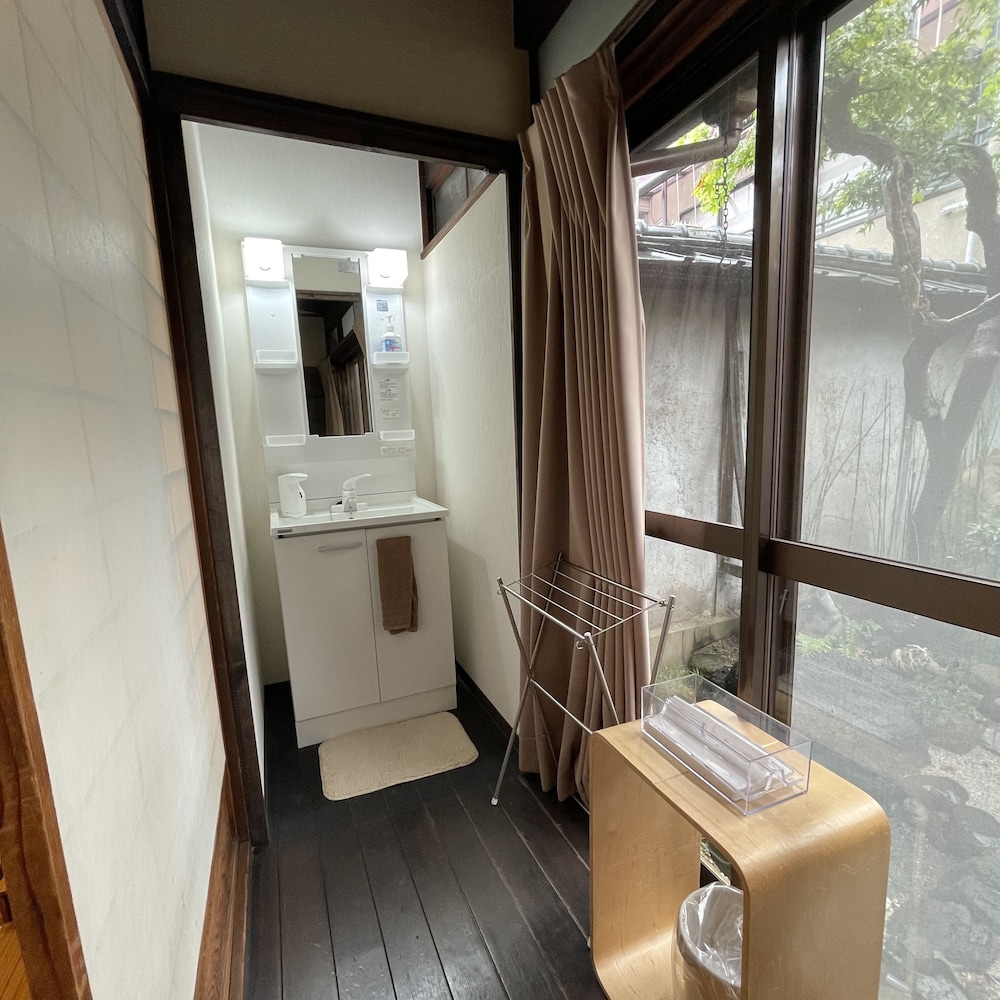 GUESTHOUSE KYOTO COMPASS 京都
