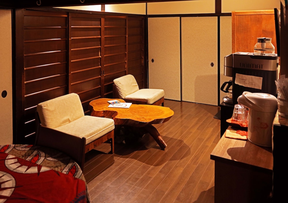 GUESTHOUSE KYOTO COMPASS 京都