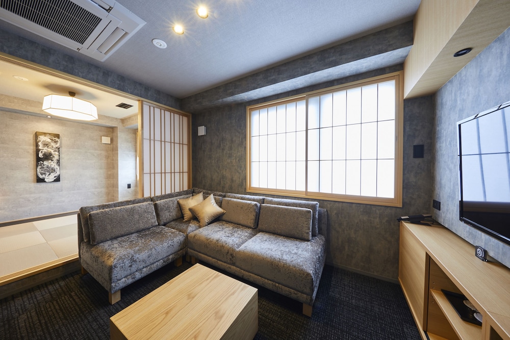 RINN SHIJO NISHINOTOIN 京都