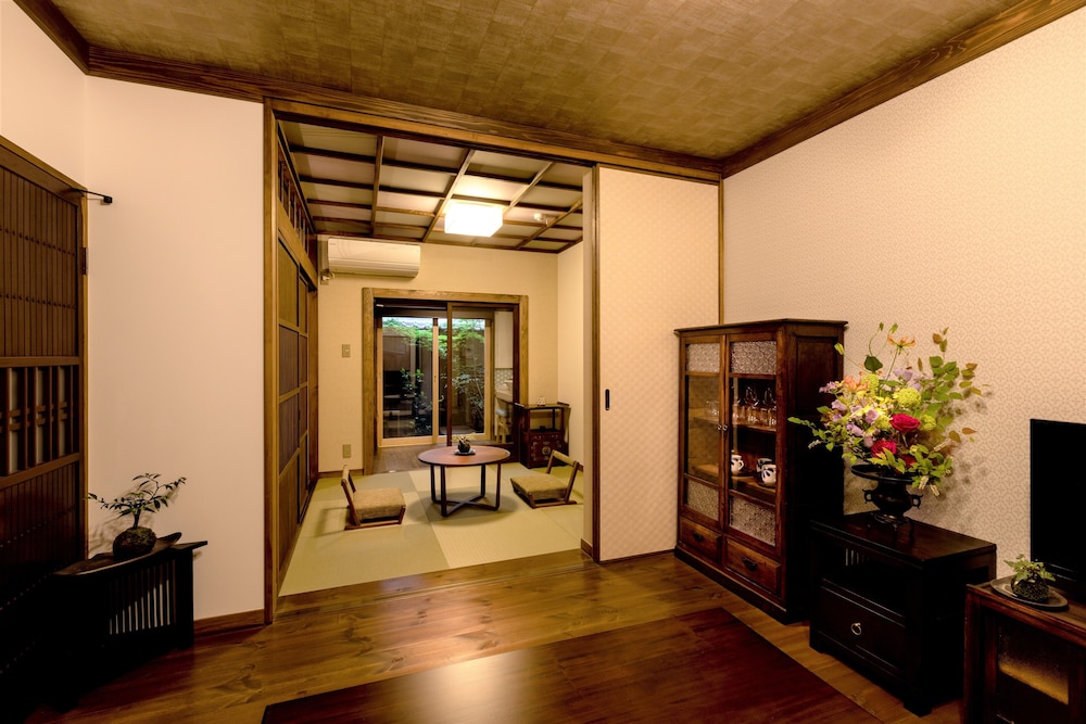 京いすけ 百足屋町 OTONARI 京都