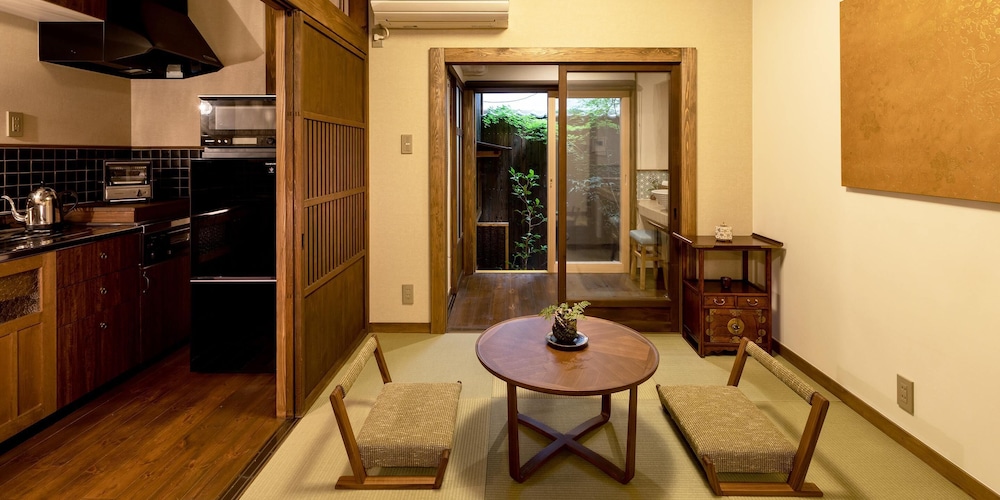 京いすけ 百足屋町 OTONARI 京都