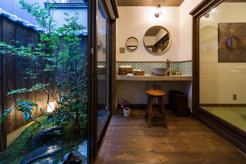 京いすけ 百足屋町 OTONARI 京都