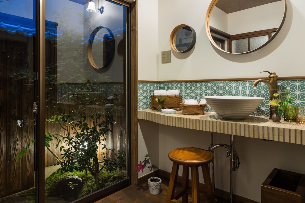 京いすけ 百足屋町 OTONARI 京都