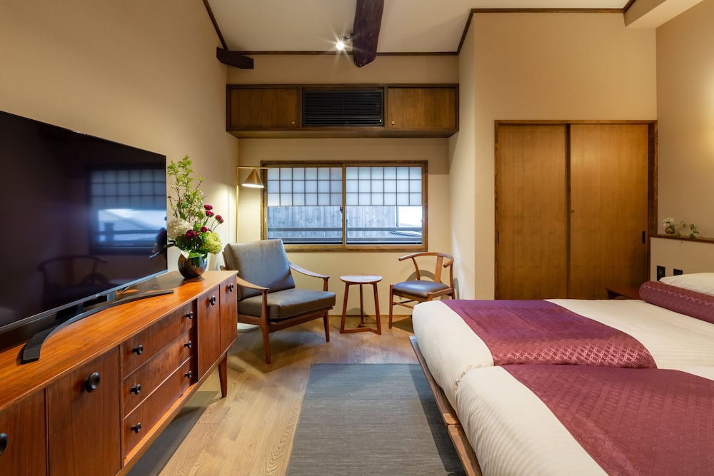 京都一棟貸し町屋旅館「華・星屋 」 京都
