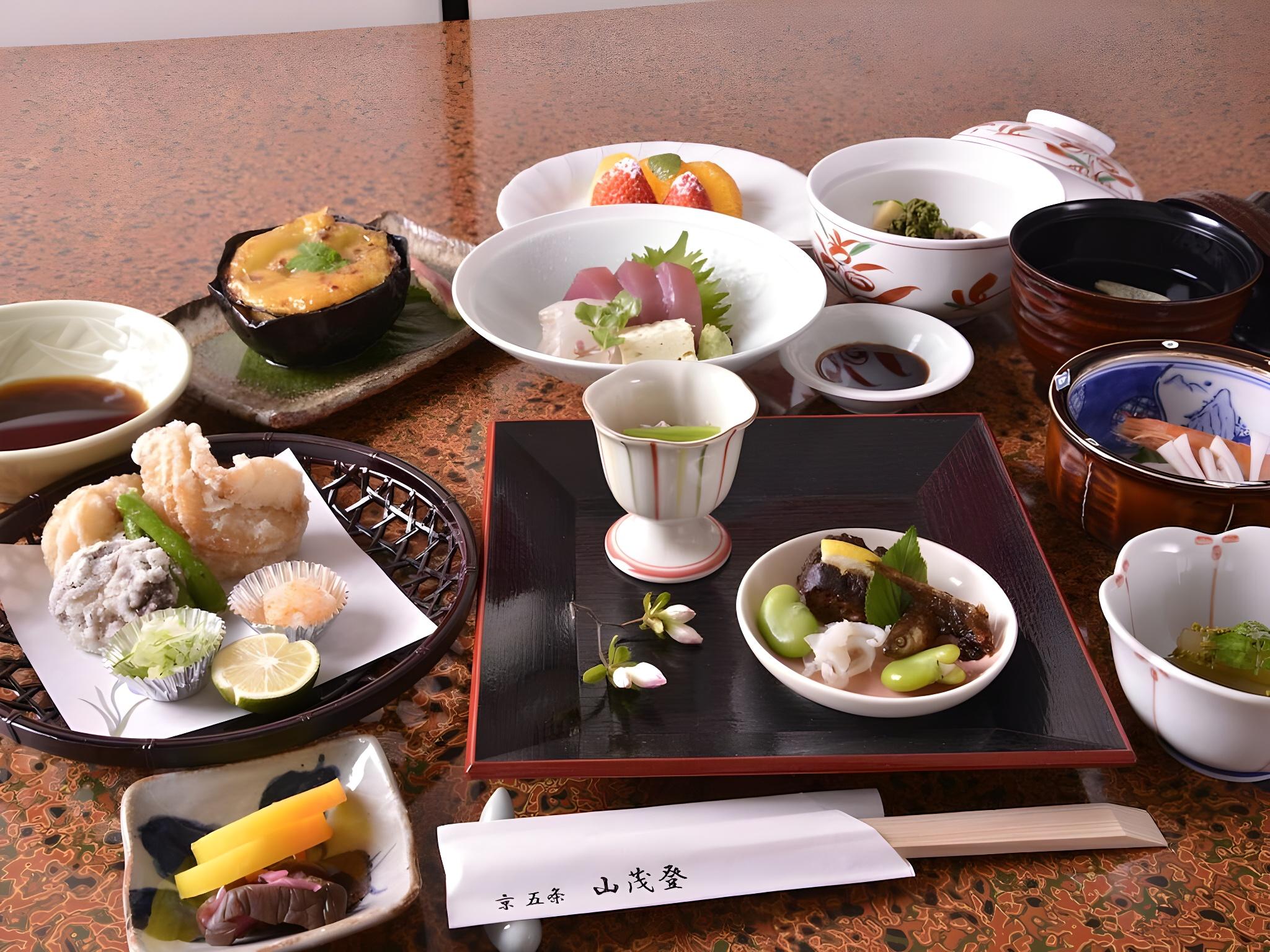 山茂登旅館 京都