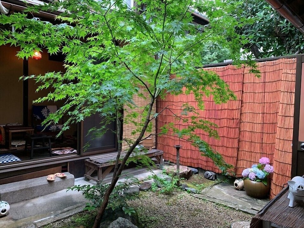 ゲストハウス & サロン 京都 月と 京都