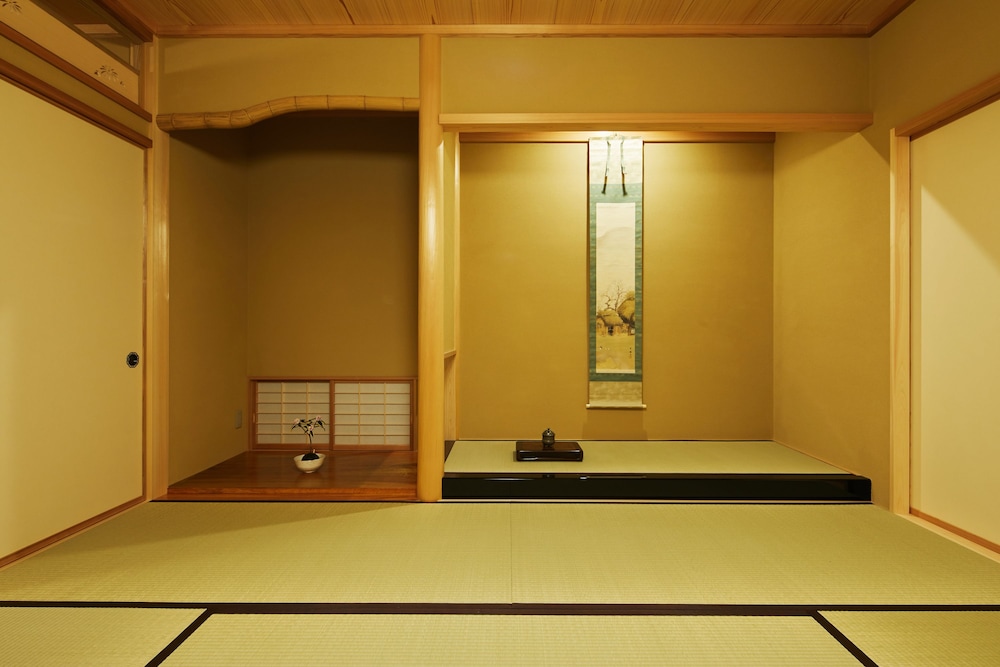 HANARE KYOTO 御宿 長谷川 京都