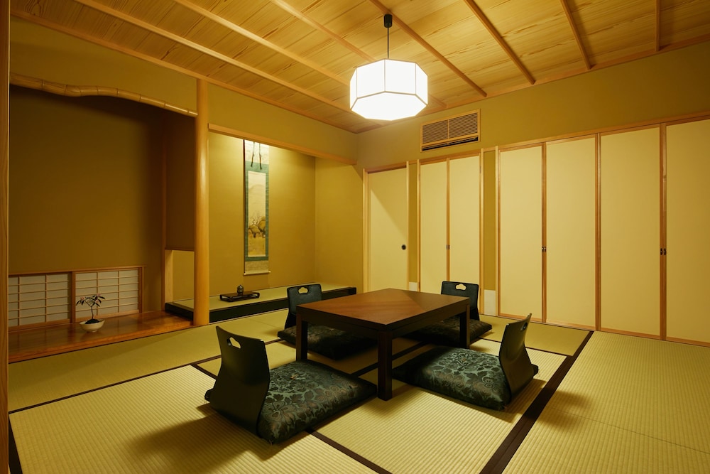 HANARE KYOTO 御宿 長谷川 京都