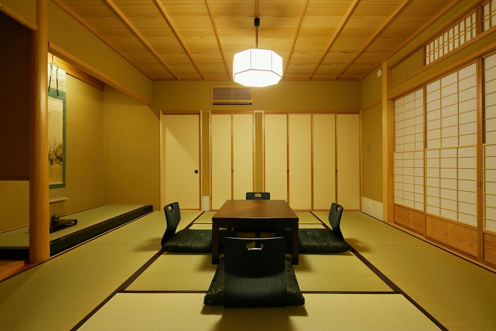 HANARE KYOTO 御宿 長谷川 京都