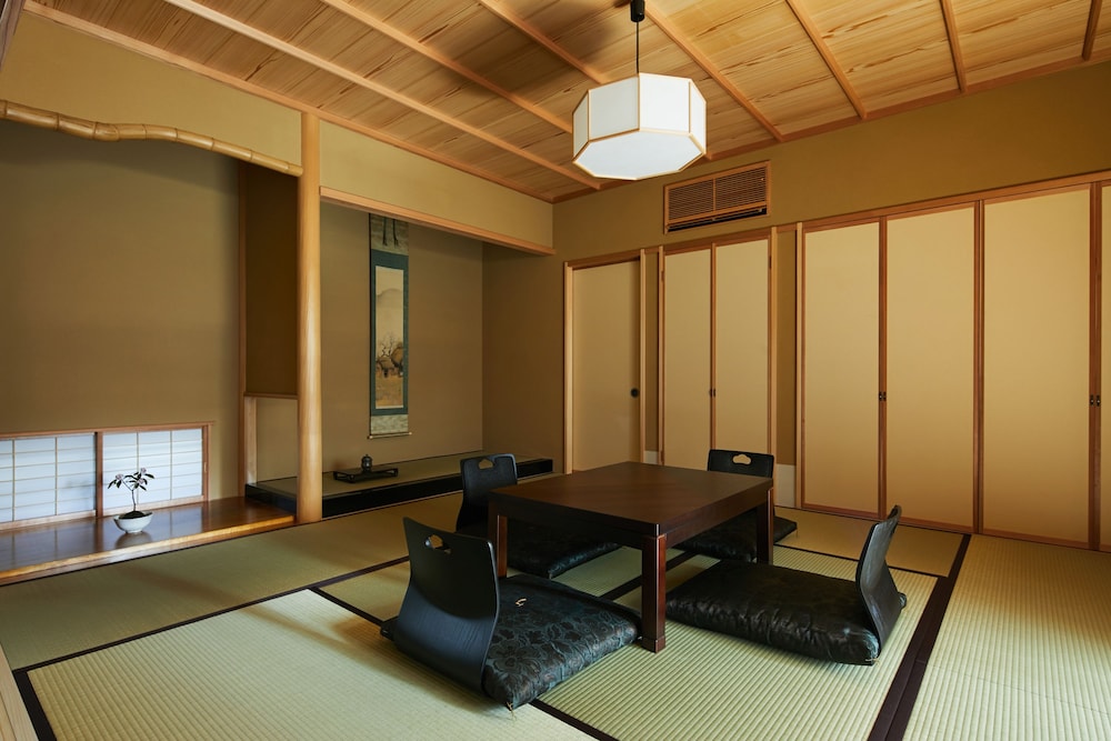 HANARE KYOTO 御宿 長谷川 京都