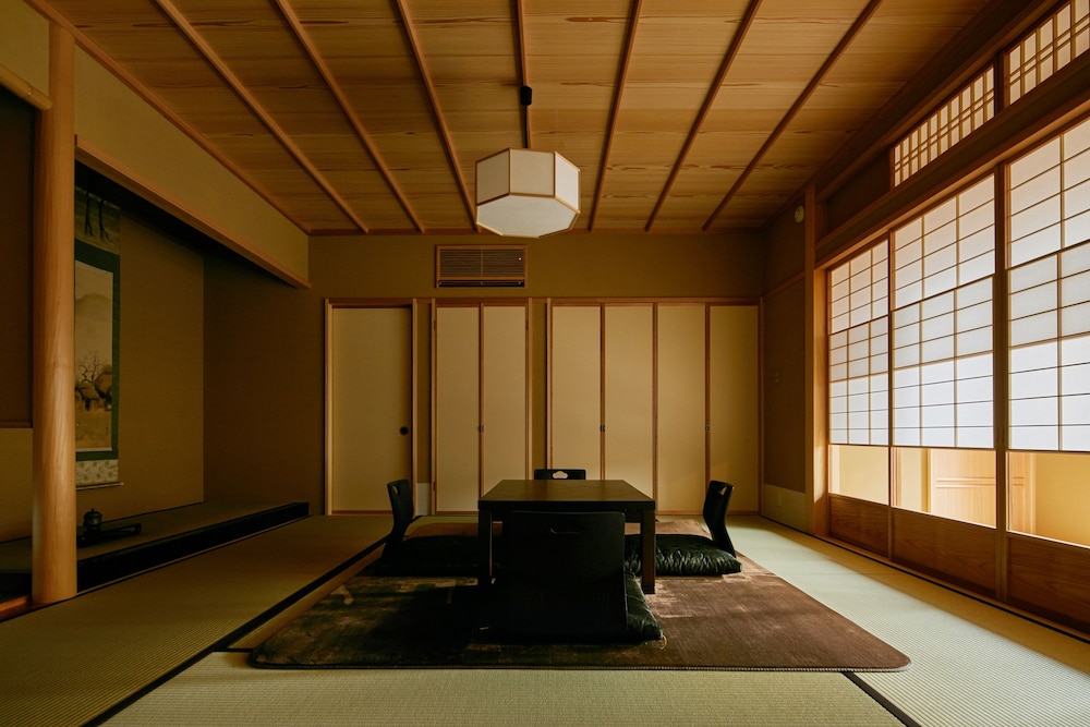 HANARE KYOTO 御宿 長谷川 京都
