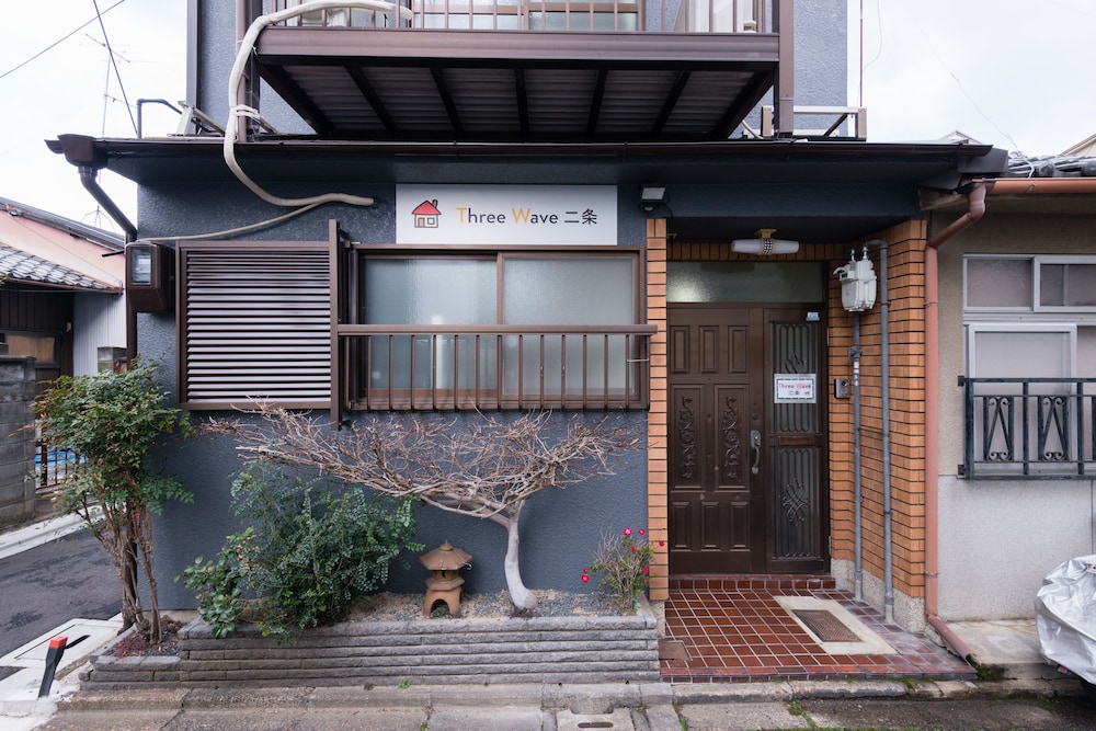 THREE WAVE 二条 京都