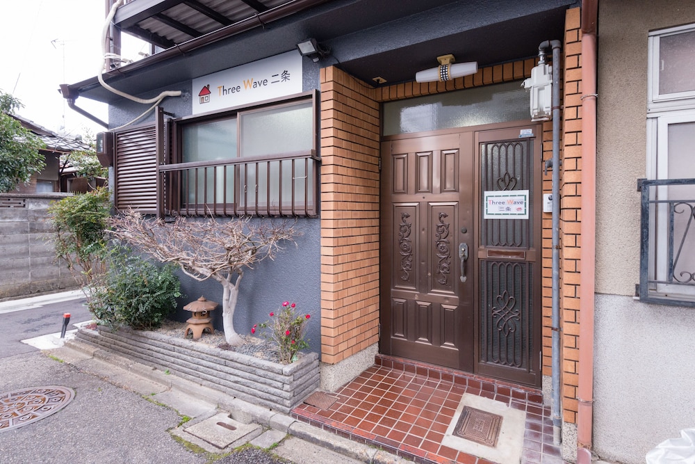 THREE WAVE 二条 京都