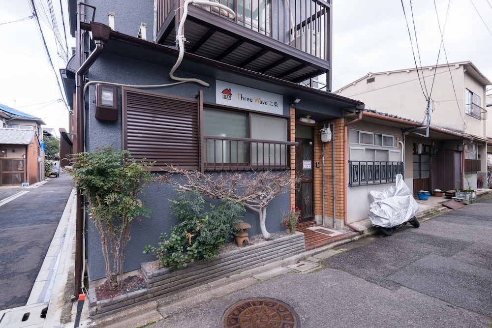 THREE WAVE 二条 京都