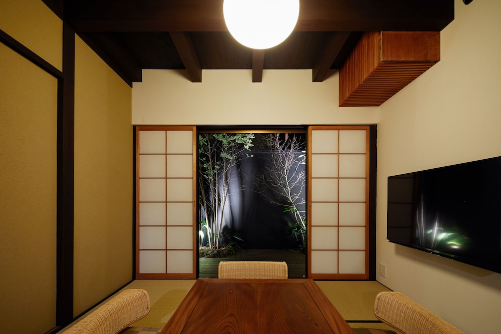 HANARE KYOTO 八坂の塔もくせい庵 京都