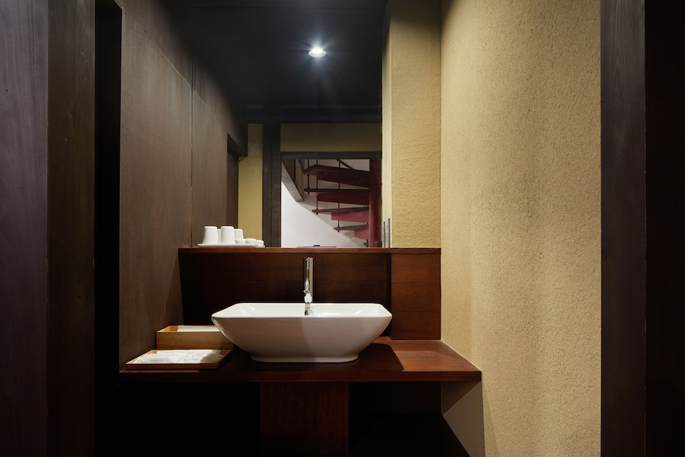 HANARE KYOTO 八坂の塔もくせい庵 京都