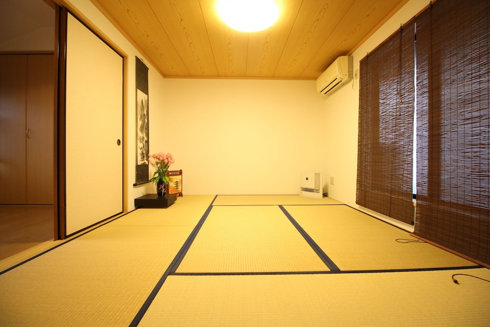 TRAD GUEST HOUSE KYOTO 京都