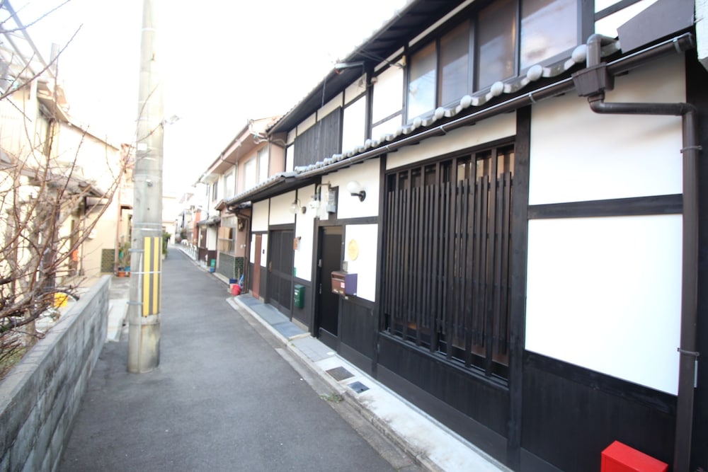 TRAD GUEST HOUSE KYOTO 京都