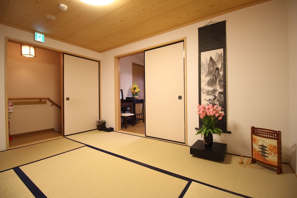 TRAD GUEST HOUSE KYOTO 京都