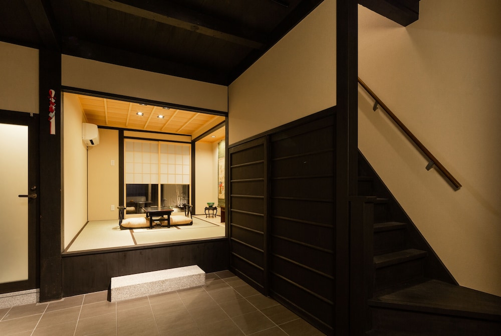 京都一棟貸し町屋旅館「華・安吉居」 京都
