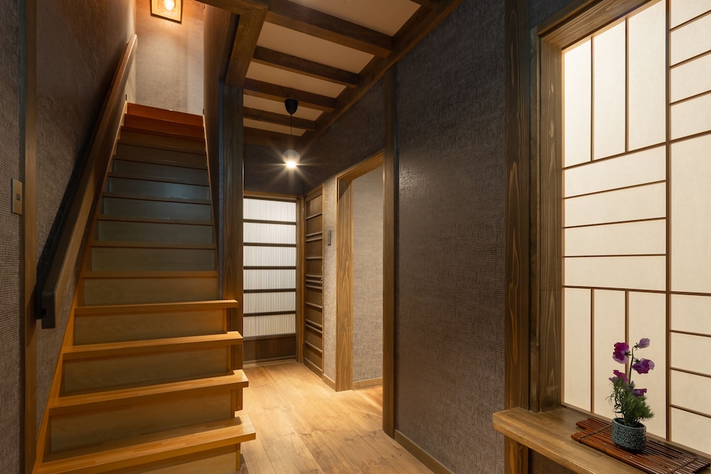 京都一棟貸し町屋旅館「華・心齋居」 京都