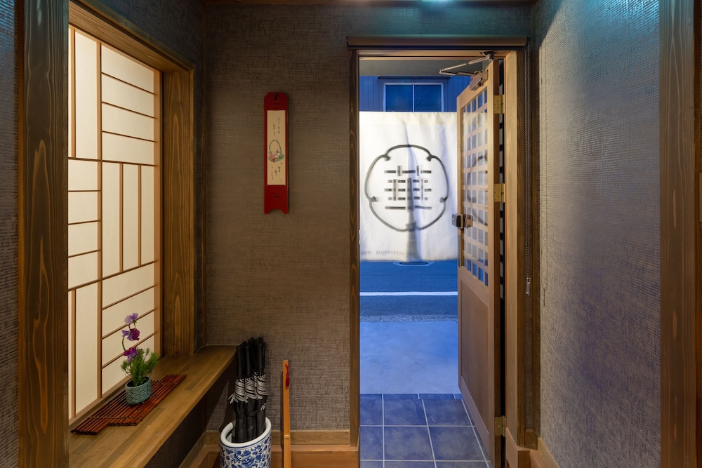 京都一棟貸し町屋旅館「華・心齋居」 京都