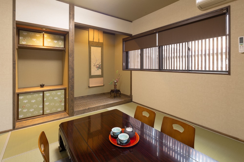 京都一棟貸し町屋旅館「華・心齋居」 京都