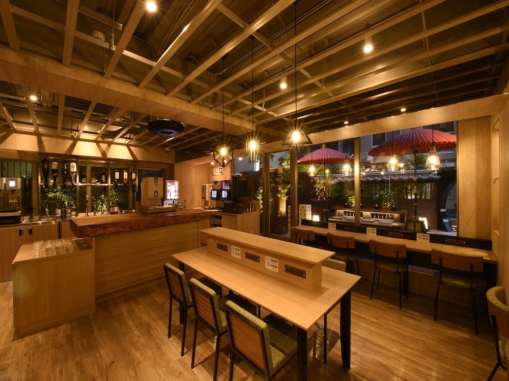 豪華カプセルホテル 安心お宿プレミアリゾート京都四条烏丸店 京都
