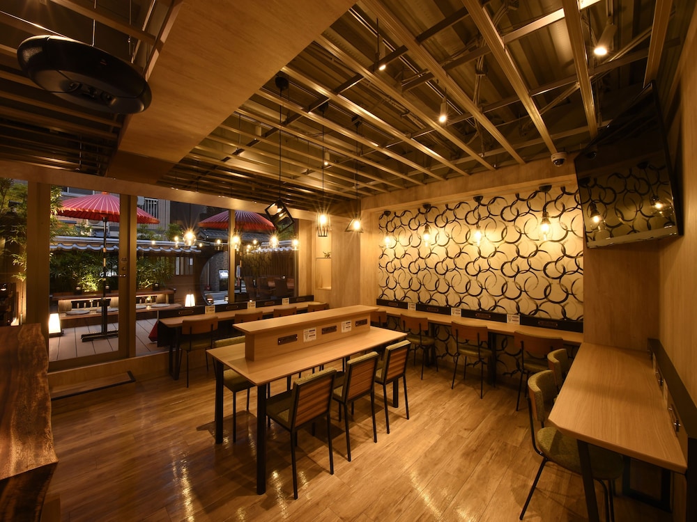 豪華カプセルホテル 安心お宿プレミアリゾート京都四条烏丸店 京都