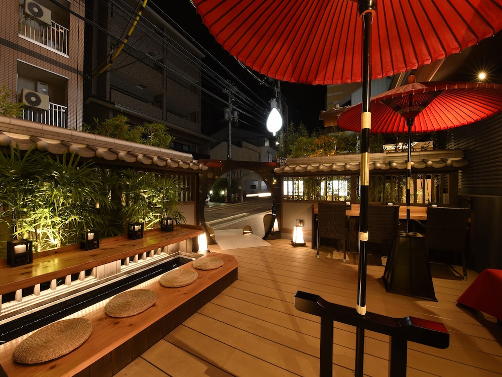 豪華カプセルホテル 安心お宿プレミアリゾート京都四条烏丸店 京都
